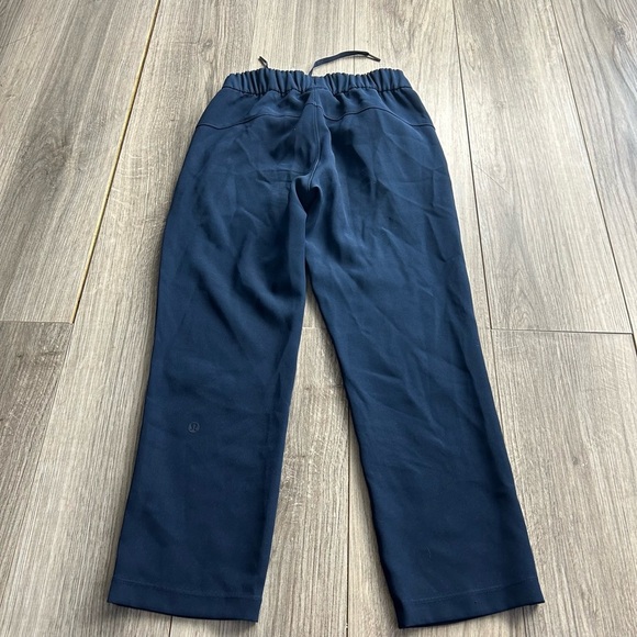 Lululemon On The Fly Crop *Woven 23"
True Navy - Picture 2 of 6